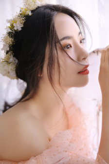双乳丰满的女学生电影